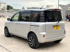 A picture of Gari nzuli sana ni kuwasha na kutembea Price 13