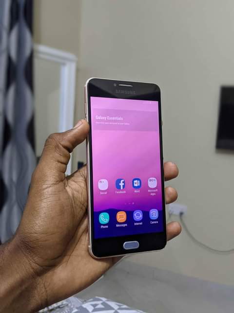 A picture of Samsung c7 O767385565
