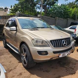 A picture of ML350 2006 45M