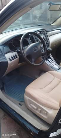 A picture of 03 04 Highlander everything working location ikotun ijegun Lagos 4m