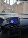 A picture of Honda Pilot 2005 with dvd screen and 3 seaters