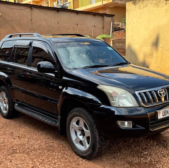 A picture of TOYOTA PRADO 2007