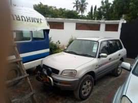 A picture of Rav4 old kalo sana