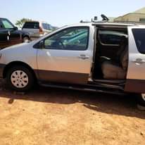 A picture of TOYOTA sienna