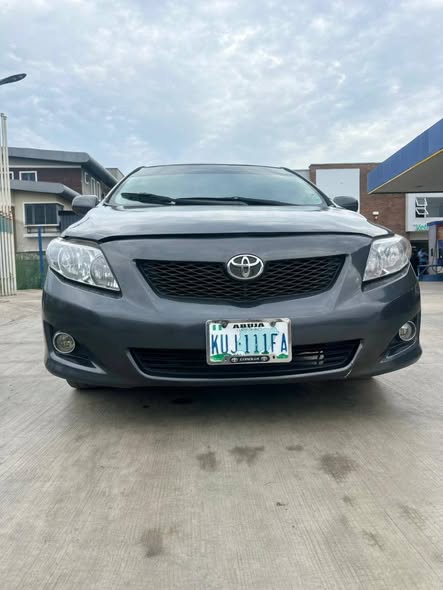 A picture of 2009 Toyota Corolla standard