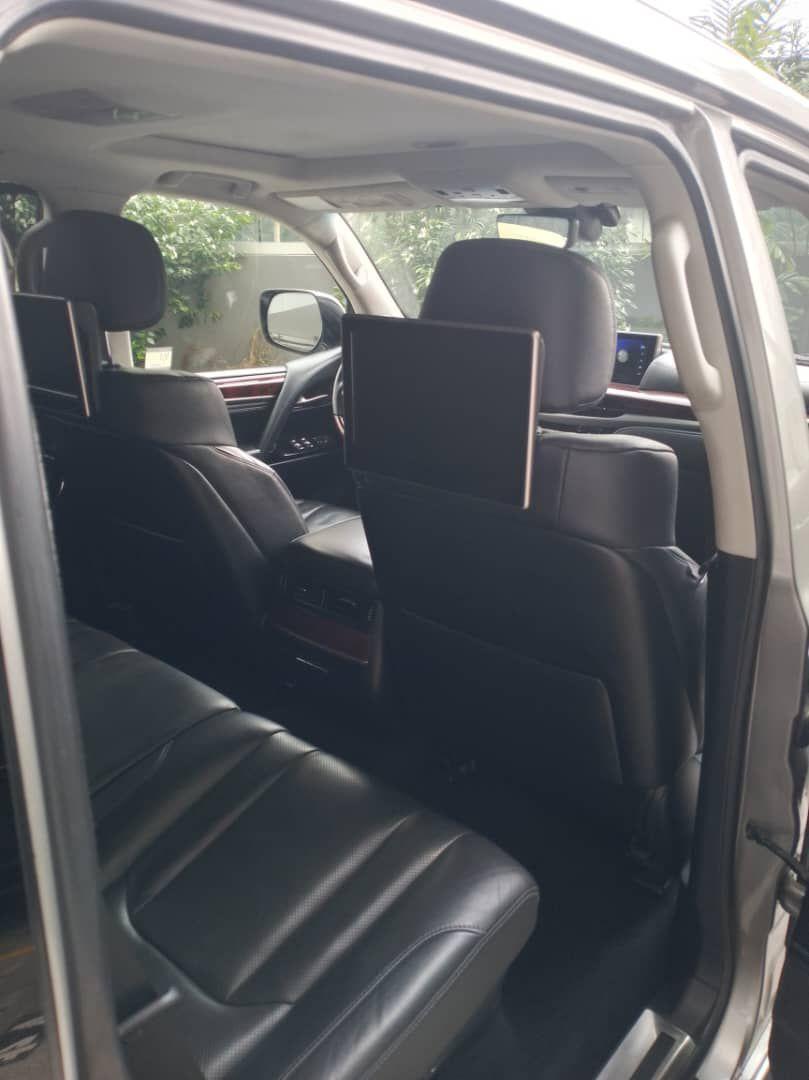 A picture of Lexus lx 570 2020