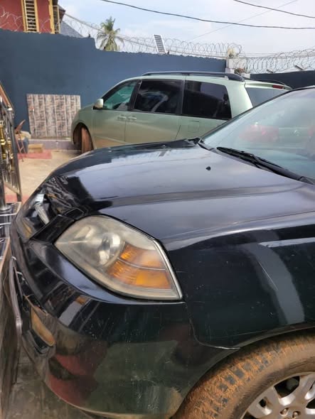 A picture of Acura mdx 2005