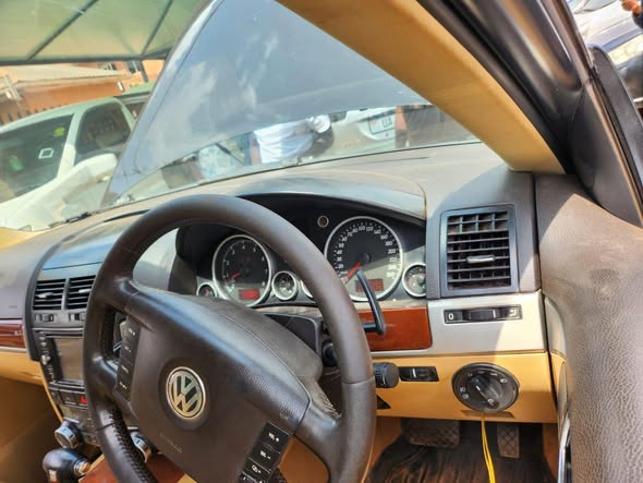 A picture of Vw tourage 17m