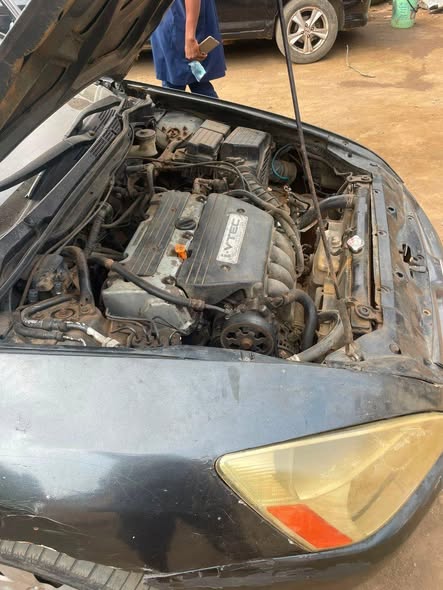 A picture of 2004 Honda eod
