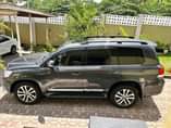 A picture of PRICE BEI250ML CALL 0658056651 LAND CRUISER V8 SAHARA YEAR 2017