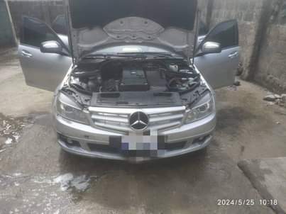 A picture of 2010 Mecedes benz C300