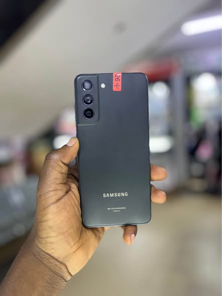A picture of Galaxy S21fe 128gb 550k Super clean 0701707265