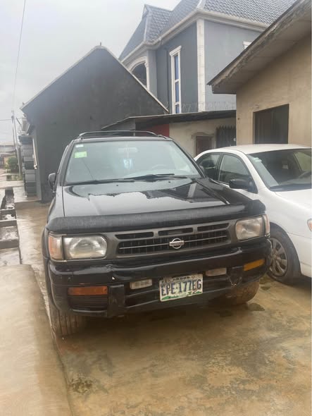 A picture of Nissan pathfinder