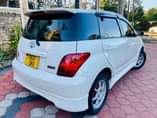 A picture of TOYOTA IST