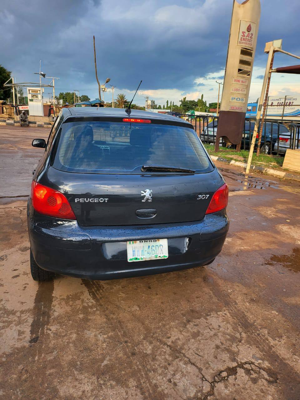 A picture of SARI DEAL URGENT MONEY NEEDED SUPER CLEAN PEUGEOT 307 MANUAL