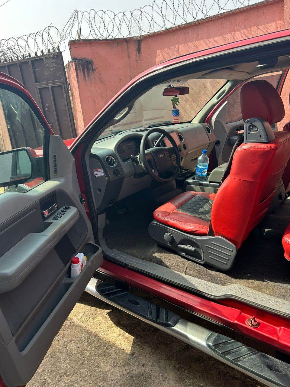 A picture of 2006 Ford F150