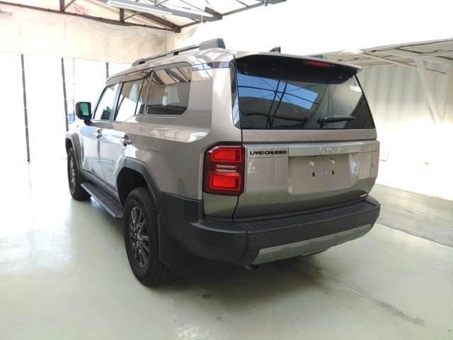 A picture of TOYOTA LANDCRUISER 2024