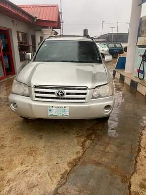 A picture of Toyota Highlander 04 Silent V4 Engine Gear Ac Going for