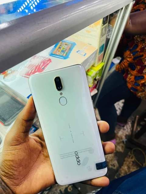 A picture of Oppo f11 256gb