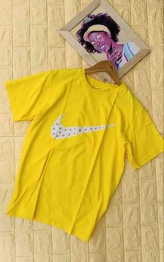 A picture of T shirt za mtumba grade 1