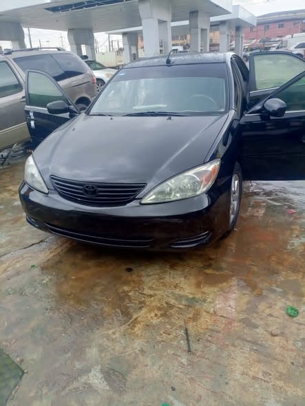 A picture of TOYOTA CAMRY