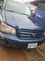 A picture of Toyota Highlander 03