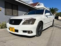 A picture of TOYOTA CROWN ATHLETE