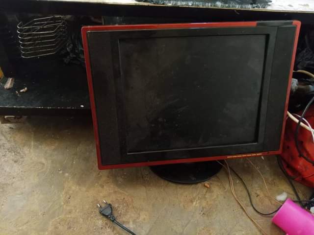 A picture of Selling my tv