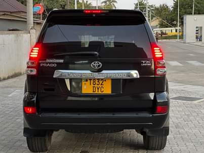 A picture of TOYOTA LAND CRUISER PRADO 120