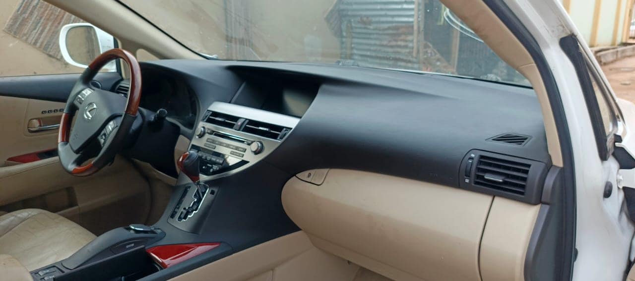 A picture of TOKS 2010 LEXUS RX350