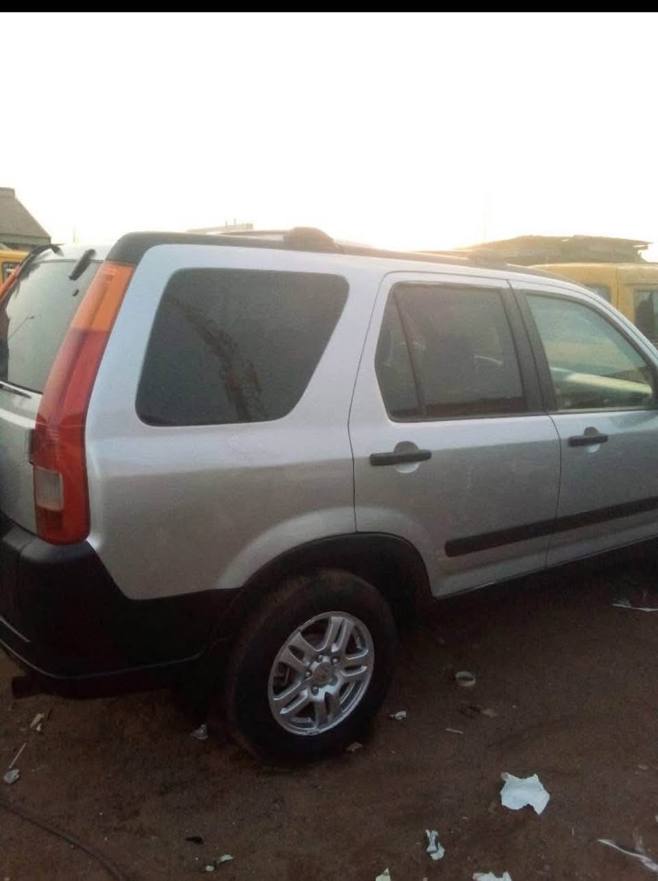 A picture of Honda CR V 2003 Neat