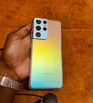 A picture of Samsung S21 Ultra