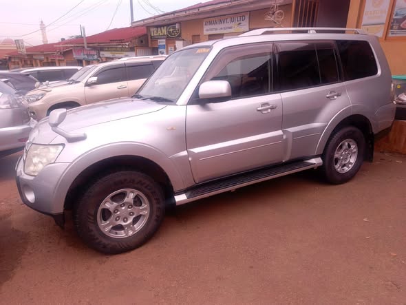 A picture of Mitsubishi Pajero