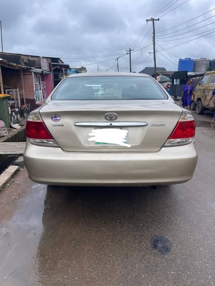 A picture of Very clean 05 Toyota camry XLE