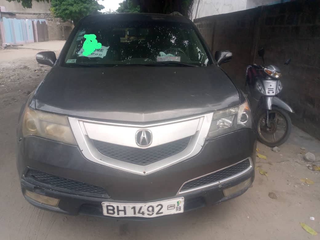 A picture of Acura MDX 010 And Honda CR V 03