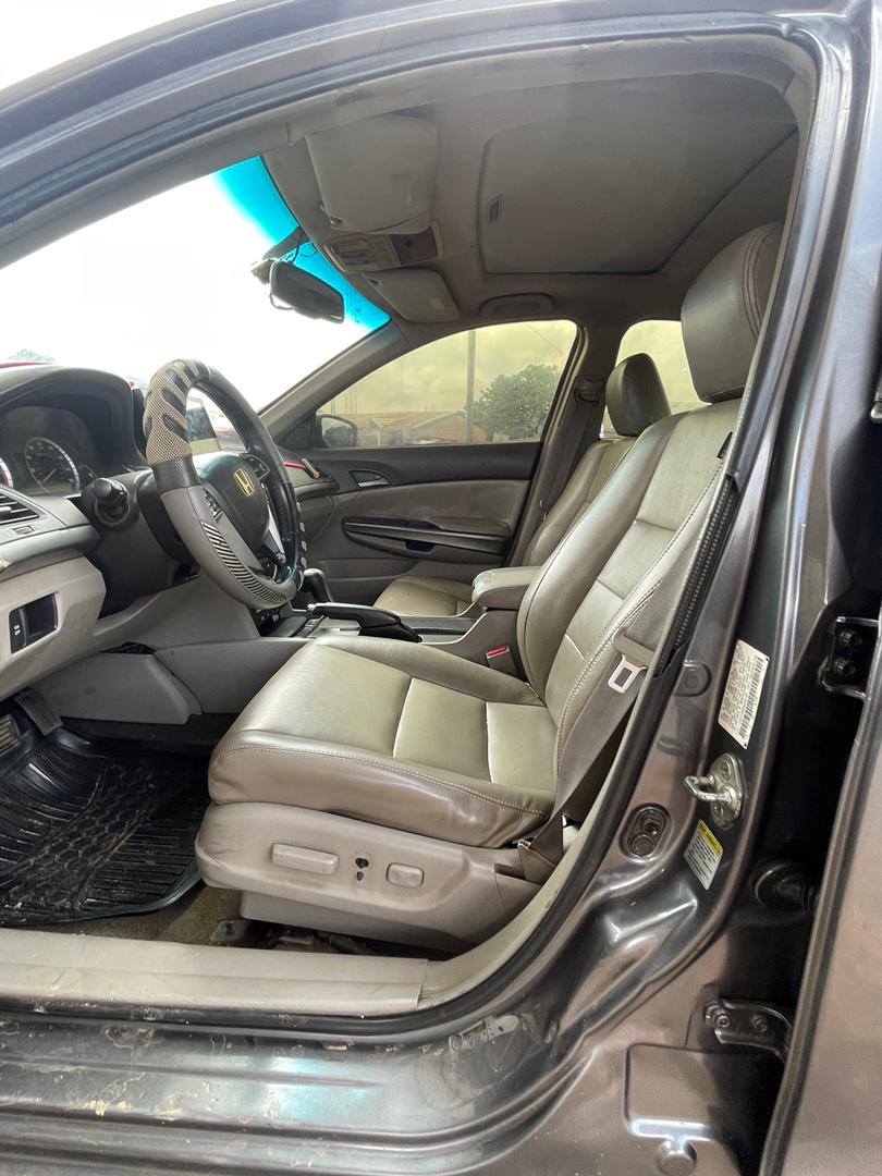 A picture of Clean used 09 Honda Accord