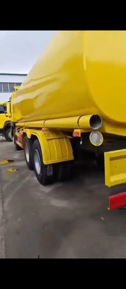 A picture of 20000 litres foreign used grade 1 howo diesel tanker truck