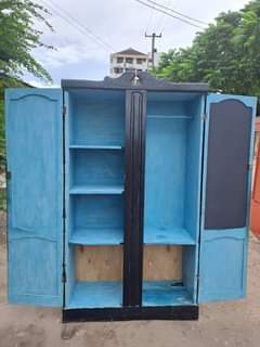 A picture of Nina uza kabat la nguo mbao ngum Bei 215 nipgie