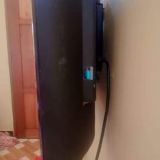 A picture of Samsung TV og 32 nch inauzwa laki 3 na kumi