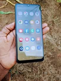 A picture of Samsung Galaxy a12 imenyooka gb64 ram4 net4g iwah