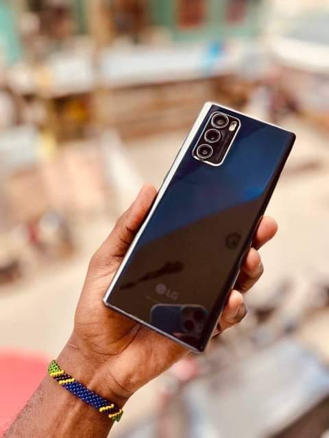 A picture of Lg wing 5g