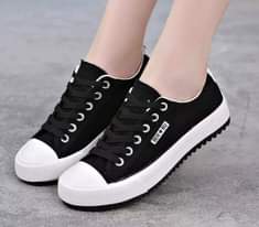 A picture of Ladies sneakers