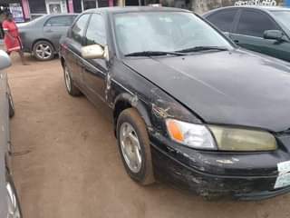 A picture of 2000 Toyota Camry