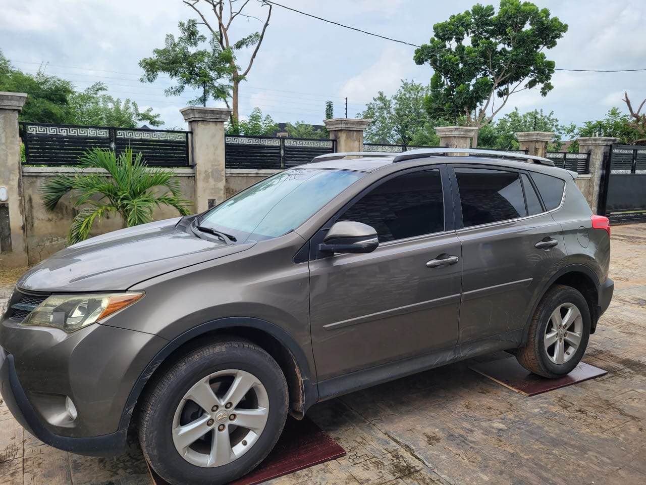 A picture of TOYOTA RAV4 2014