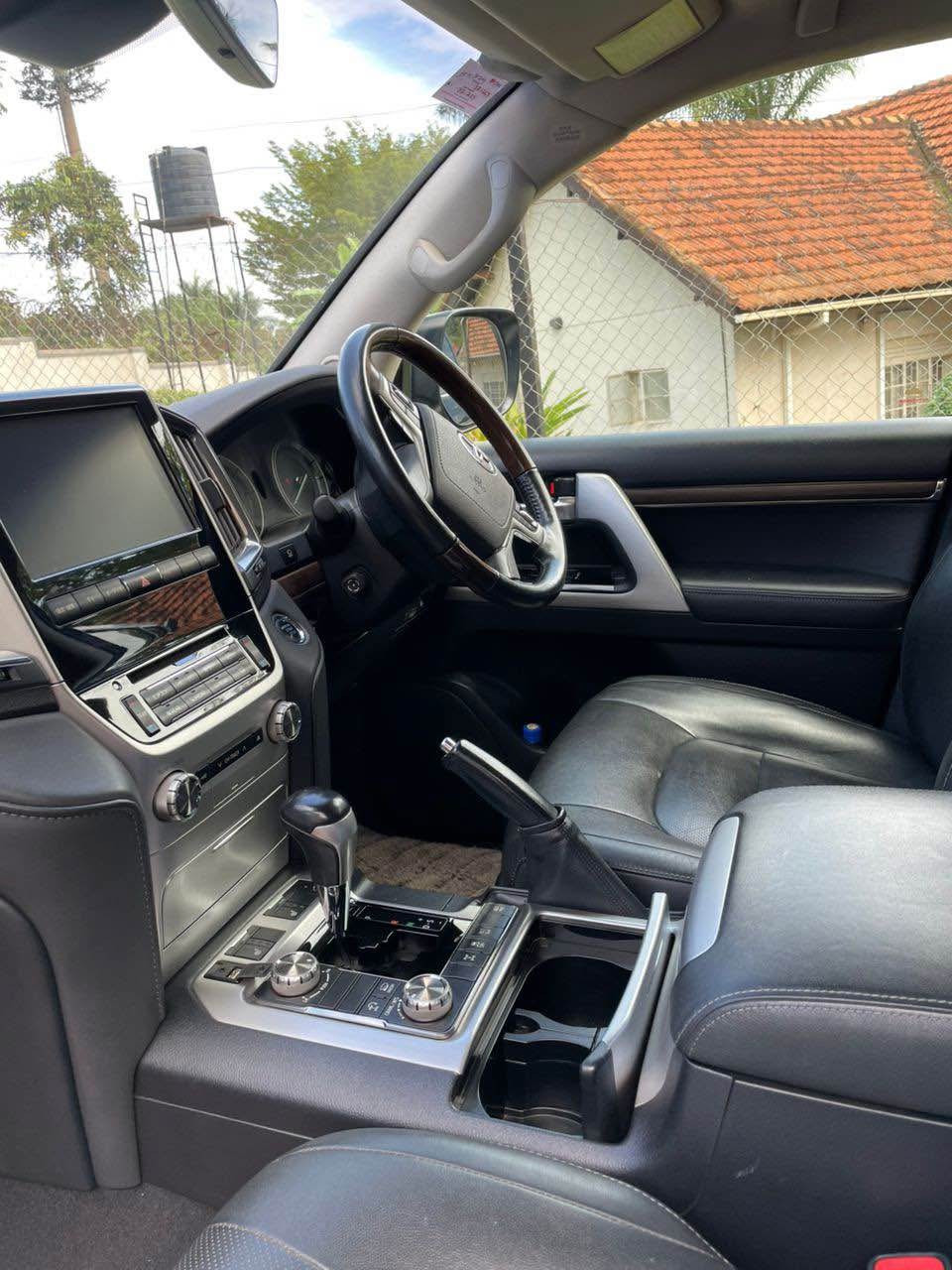 A picture of TOYOTA LANDCRUISER ZX V8 PETROL 2021 MODEL 0701797089 0757913971