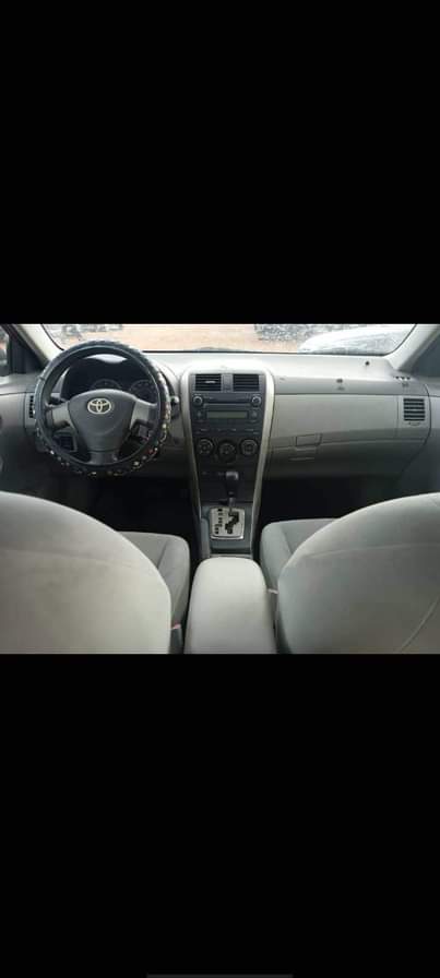 A picture of 2010 Toyota Corolla le Engine and gear untampered AC chiliing