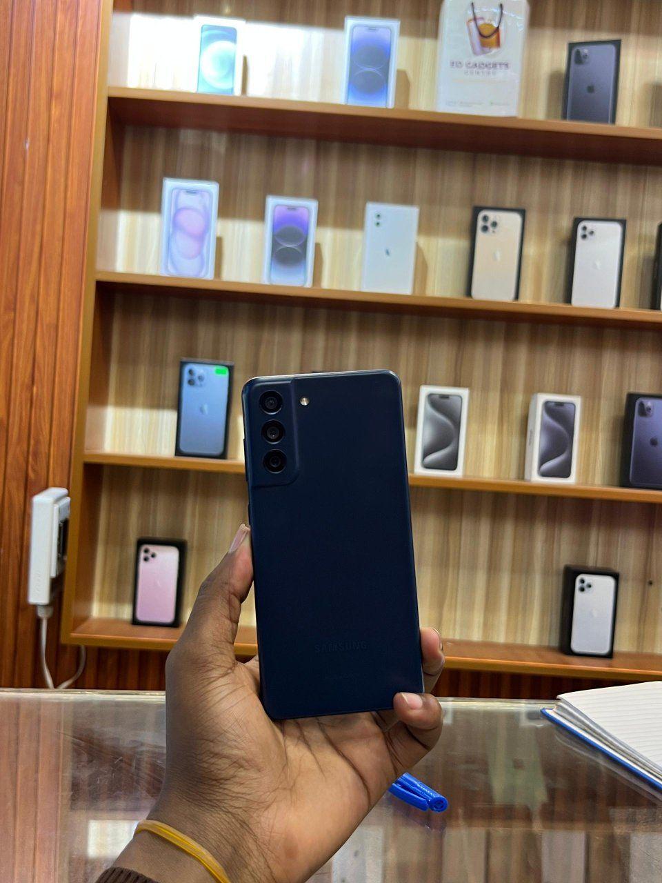 A picture of Samsung S21FE