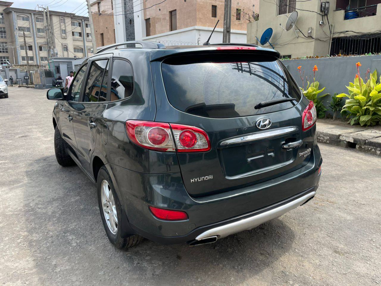 A picture of Clean Hyundai Santa Fe 2012 in good condition 7.5m 08123865429