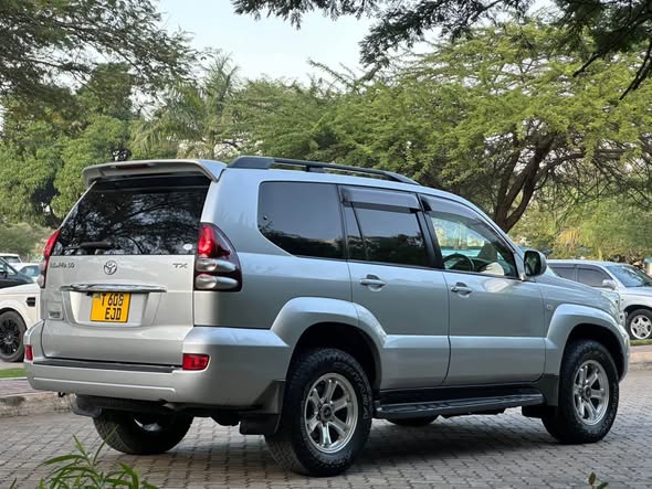 A picture of TOYOTA LANDCRUISER PRADO TX EJD PRICE 68M 0765242424 Call WhatsApp