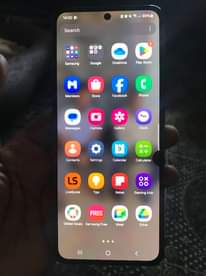 A picture of Samsung galaxy FLIP 5